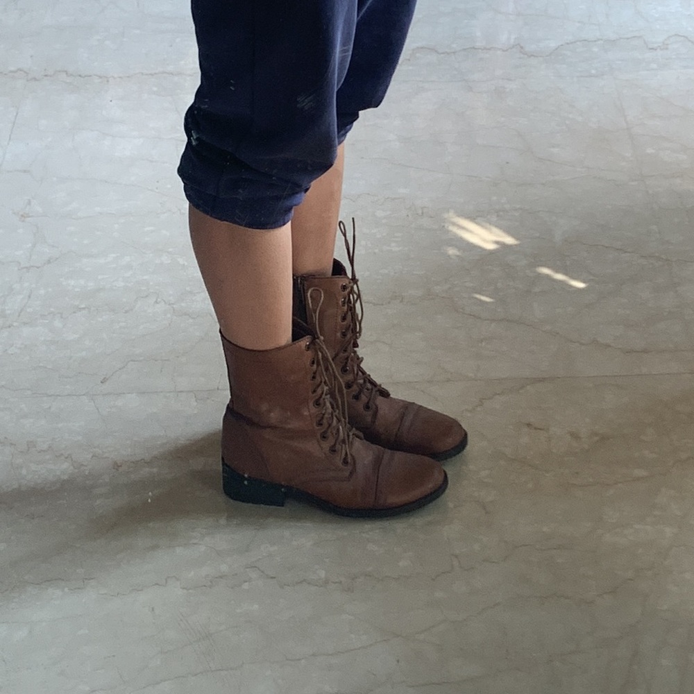 STEVE MADDEN BOOTS: red/deep pink color. stylish with laces; wear with zips - Picture 4 of 15